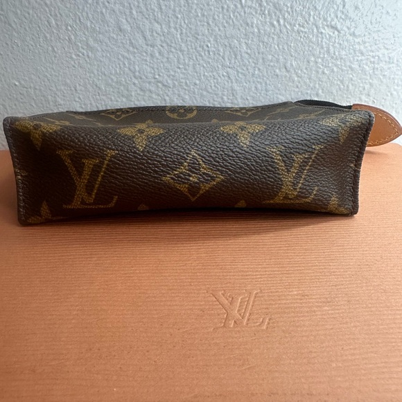 Louis Vuitton Brown Monogram Poche Toilette 15 Cosmetic Bag - Picture 9 of 12